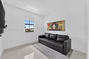 11024 W 35th Ln, Hialeah, FL 33018 - Photo 14