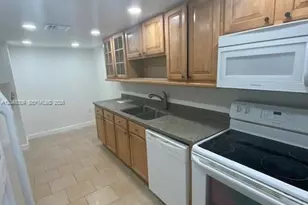18061 Biscayne Blvd, Aventura, FL 33160 - Photo 4