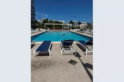 18061 Biscayne Blvd #PH02, Aventura, FL 33160 - Photo 16