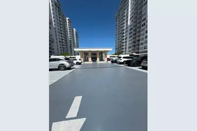 18061 Biscayne Blvd #PH02, Aventura, FL 33160 - Photo 14