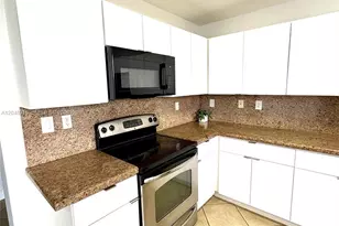 14302 SW 11th St, Pembroke Pines, FL 33027 - Photo 4
