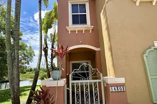 14302 SW 11th St, Pembroke Pines, FL 33027 - Photo 2