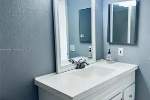 3105 Oakland Shores Dr, Oakland Park, FL 33309 - Photo 2