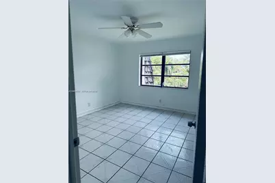 3105 Oakland Shores Dr #J205, Oakland Park, FL 33309 - Photo 4