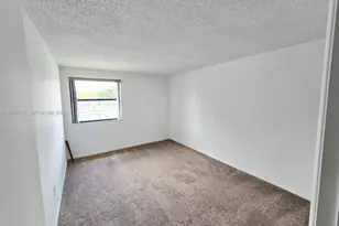 8877 Fontainebleau Blvd, Miami, FL 33172 - Photo 10