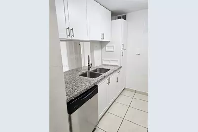8877 Fontainebleau Blvd #202, Miami, FL 33172 - Photo 2