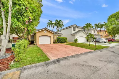 4916 SW 154th Ave, Miami, FL 33185 - Photo 2