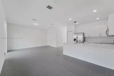 701 SE 13th St Cir, Homestead, FL 33034 - Photo 10
