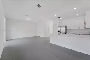 701 SE 13th St Cir, Homestead, FL 33034 - Photo 10