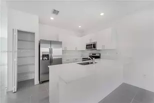 701 SE 13th St Cir, Homestead, FL 33034 - Photo 8