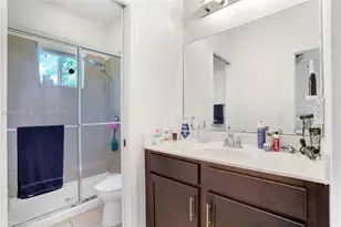 355 SE 1st Dr, Deerfield Beach, FL 33441 - Photo 8