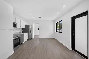 2530 NW 14th Ct, Fort Lauderdale, FL 33311 - Photo 8