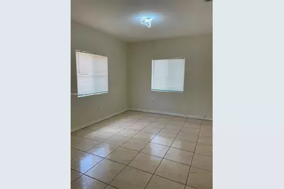 1240 NW 102nd St #1240, Miami, FL 33147 - Photo 18