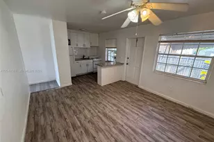 34 SW 5th St, Hallandale Beach, FL 33009 - Photo 4