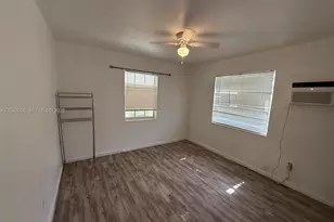 34 SW 5th St, Hallandale Beach, FL 33009 - Photo 6
