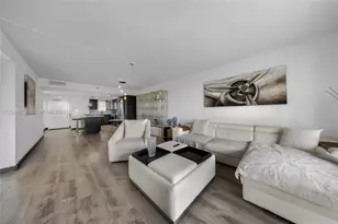 3001 W Rolling Hills Cir, Davie, FL 33328 - Photo 10