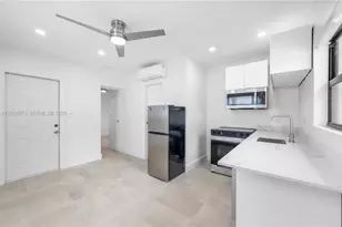 551 NE 26th St, Wilton Manors, FL 33305 - Photo 4
