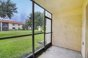 359 Lakeview Dr, Weston, FL 33326 - Photo 22