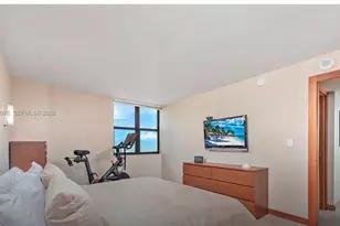 2555 Collins Ave, Miami Beach, FL 33140 - Photo 28
