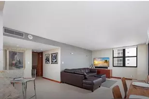 2555 Collins Ave, Miami Beach, FL 33140 - Photo 22