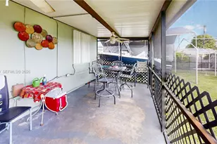 1560 NE 12th St, Homestead, FL 33033 - Photo 30