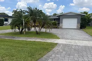 9100 NW 19th St, Pembroke Pines, FL 33024 - Photo 4