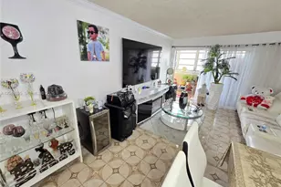 1555 W 44th Pl, Hialeah, FL 33012 - Photo 14
