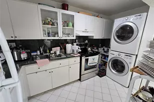 1555 W 44th Pl, Hialeah, FL 33012 - Photo 12