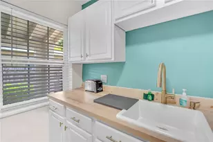 261 SW 15th St, Dania Beach, FL 33004 - Photo 12