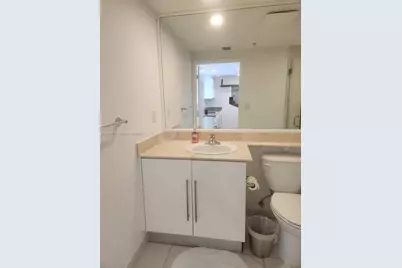 325 S Biscayne Blvd #1420, Miami, FL 33131 - Photo 4