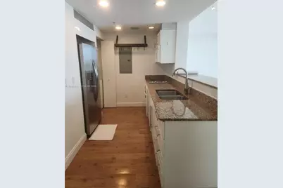 325 S Biscayne Blvd #1420, Miami, FL 33131 - Photo 6