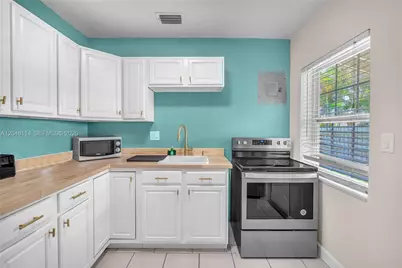 261 SW 15th St #3, Dania Beach, FL 33004 - Photo 10