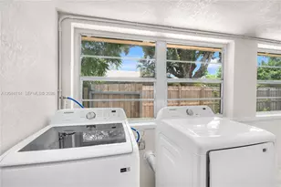 261 SW 15th St, Dania Beach, FL 33004 - Photo 16