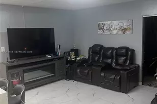 819 NE 199th St, Miami, FL 33179 - Photo 4
