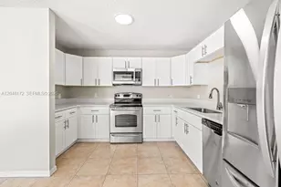 1542 N Lawnwood Cir, Fort Pierce, FL 34950 - Photo 2