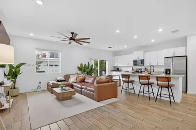 826 SE 17th St, Homestead, FL 33034 - Photo 4