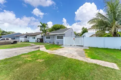 25808 SW 127th Ct Cir, Homestead, FL 33032 - Photo 2