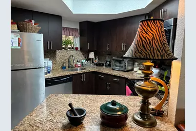 8225 Lake Dr #404, Doral, FL 33166 - Photo 12
