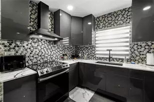285 NW 45th St, Miami, FL 33127 - Photo 14
