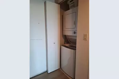 50 Biscayne Blvd #409, Miami, FL 33132 - Photo 16