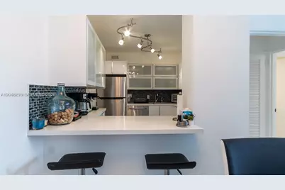 5161 Collins Ave #811, Miami Beach, FL 33140 - Photo 8