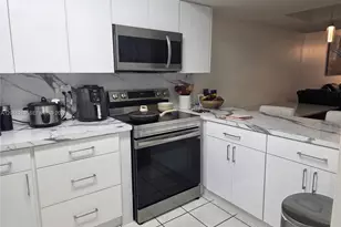 523 W 68th St, Hialeah, FL 33014 - Photo 6