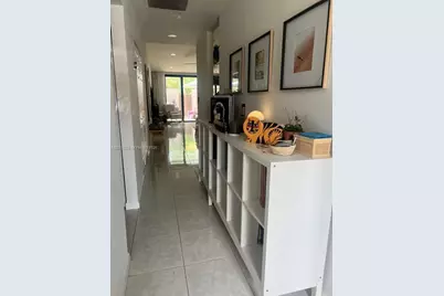 1269 NW 123rd Ave, Pembroke Pines, FL 33026 - Photo 4