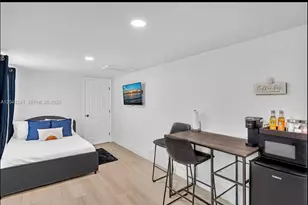 860 NW 17th Ct, Miami, FL 33125 - Photo 28