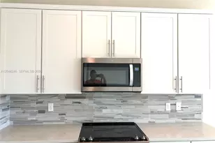 4984 Greenway Dr, Hollywood, FL 33021 - Photo 6