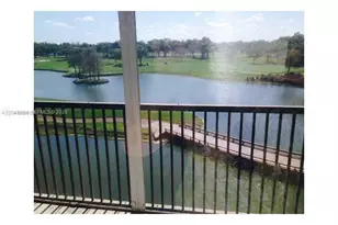 3001 W Rolling Hills Cir, Davie, FL 33328 - Photo 4