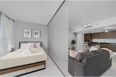 485 Brickell Ave #1901, Miami, FL 33131 - Photo 2