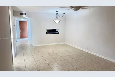 5525 N Lakewood Cir N #215, Margate, FL 33063 - Photo 10