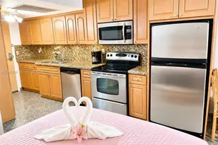 19201 Collins Ave, Sunny Isles Beach, FL 33160 - Photo 12