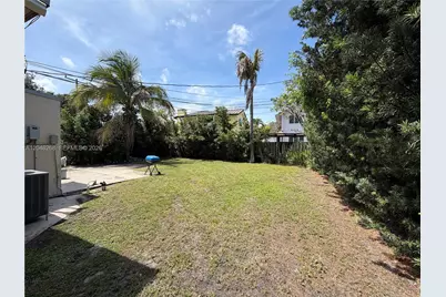 45 SE 14th St #1, Dania Beach, FL 33004 - Photo 4